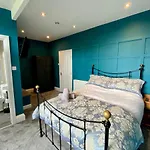 Blenheim Guest House