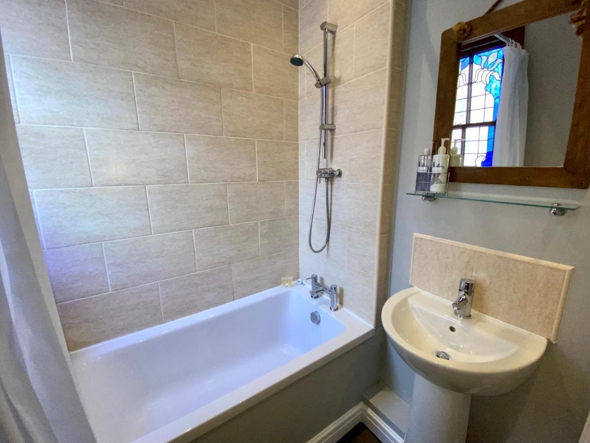 Blenheim Guest house *