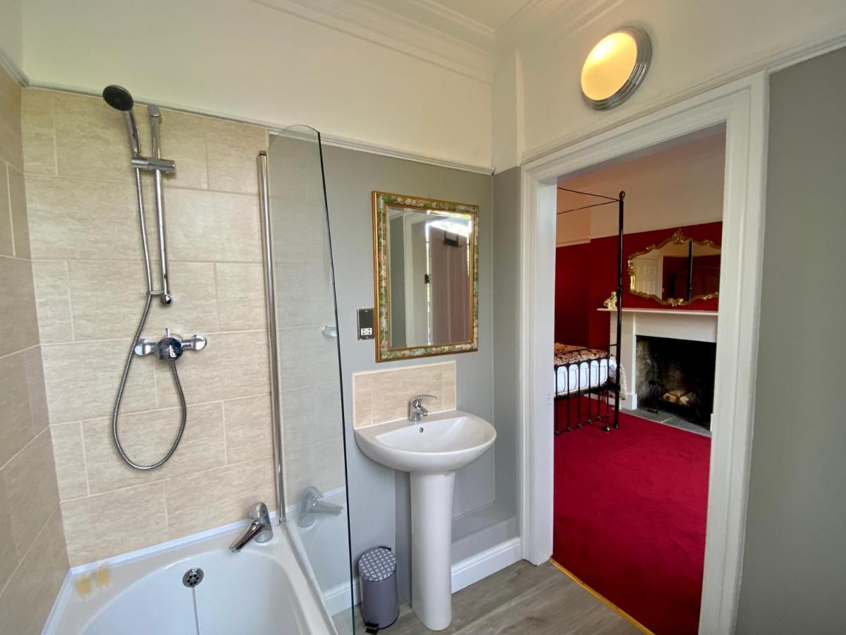 Blenheim Guest house *